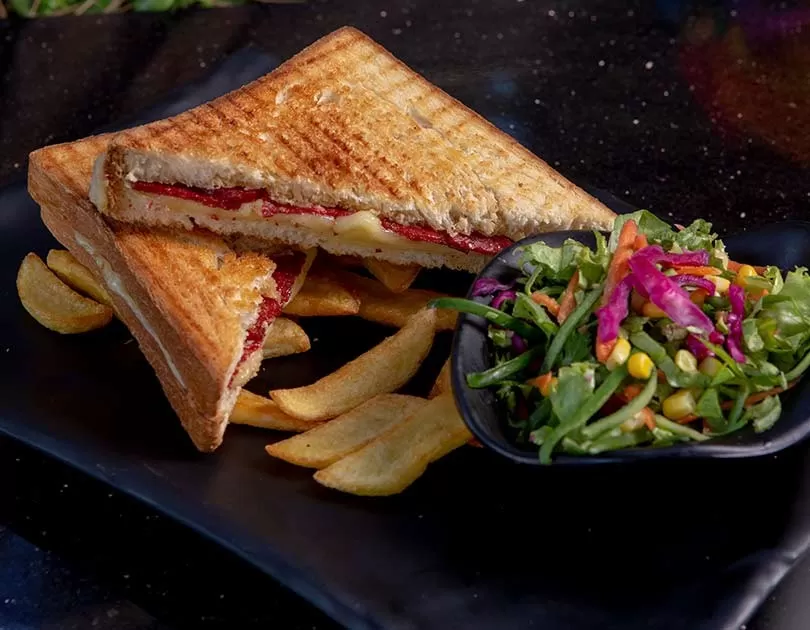 Sucuklu Tost