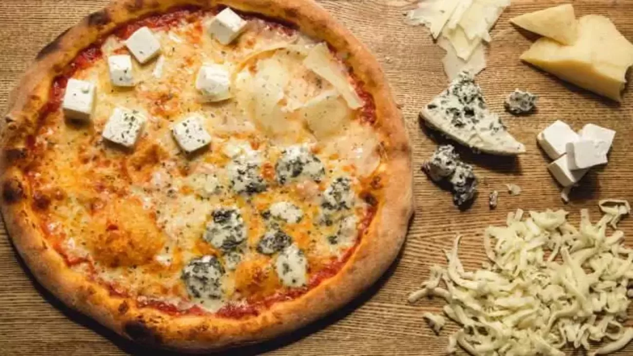 4 Peynirli Pizza